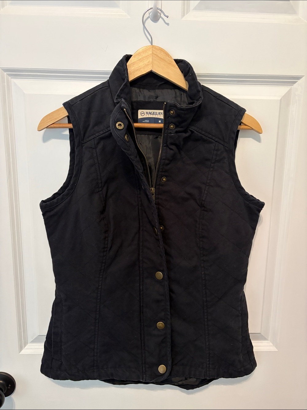 Magellan Outdoors Black Quilted Sleeveless Vest 100% Cotton